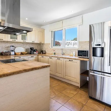 Case de vacanță Philena Ladiko Heizbarer Pool *