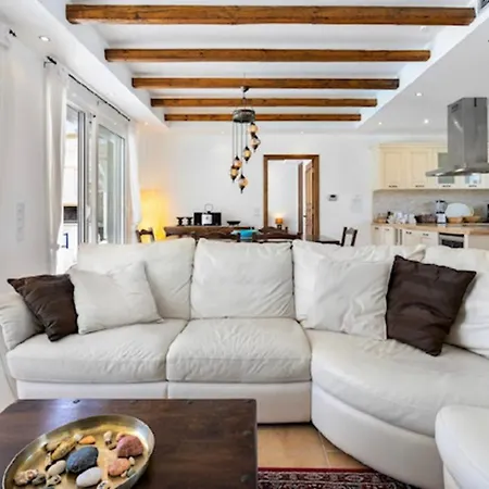 Philena Ladiko Heizbarer Pool Holiday home