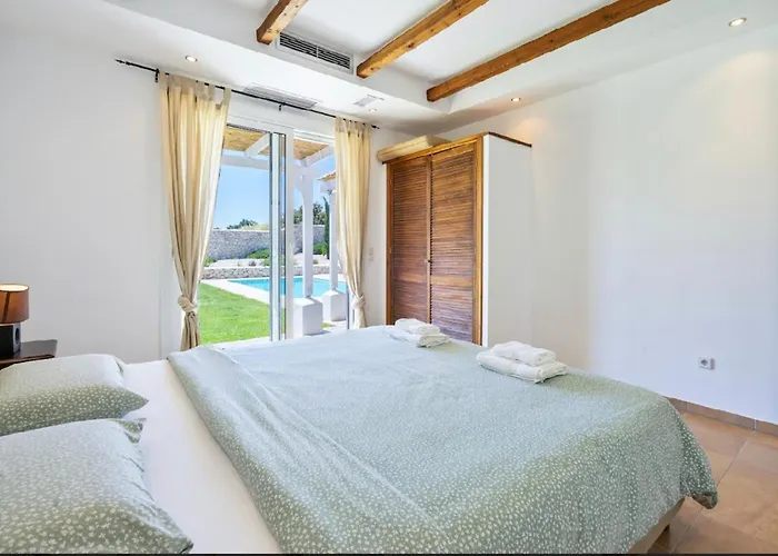 Semesterbostad Philena Ladiko Heizbarer Pool Symi