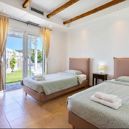 Tatil Evi Philena Ladiko Heizbarer Pool