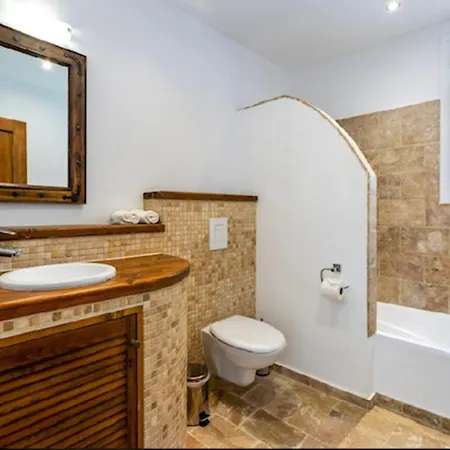 Tatil Evi Philena Ladiko Heizbarer Pool *